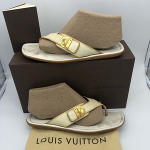 Vintage LOUIS VUITTON cream patent thong sandal